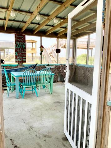 1476 Mabry Street Gilchrist TX 77617