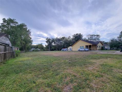 5320 Carmen Street Houston TX 77033