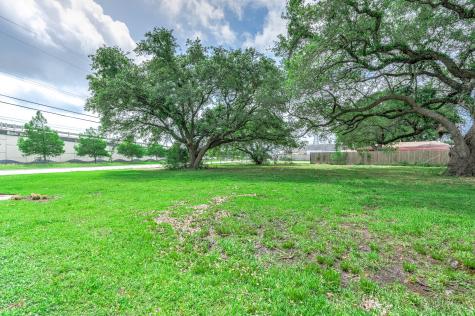 516 Brazosport Boulevard South Clute TX 77531