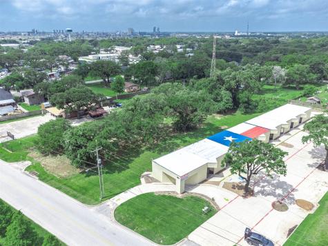 516 Brazosport Boulevard South Clute TX 77531