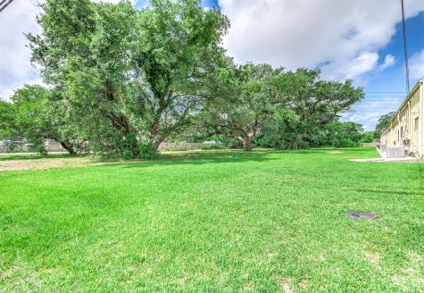 516 Brazosport Boulevard South Clute TX 77531