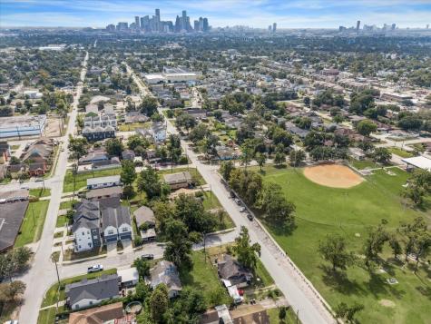 1105 Evelyn Street Houston TX 77009