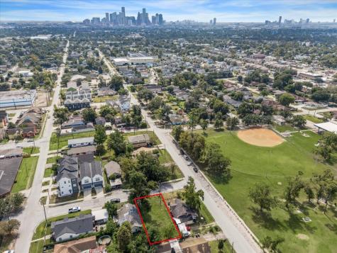 1105 Evelyn Street Houston TX 77009