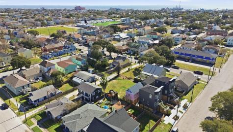 1114 30th Street Galveston TX 77550