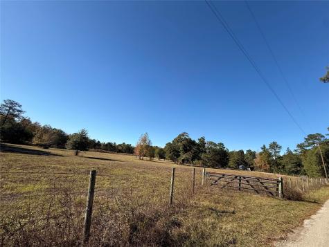 709 County Road 3880 Cleveland TX 77328