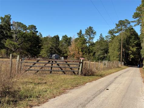 709 County Road 3880 Cleveland TX 77328