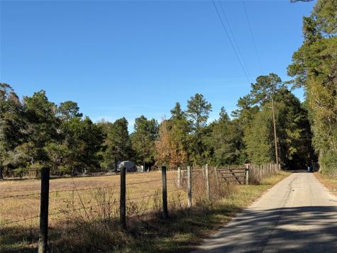 709 County Road 3880 Cleveland TX 77328