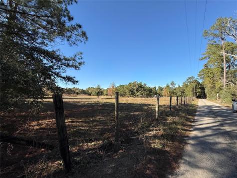709 County Road 3880 Cleveland TX 77328