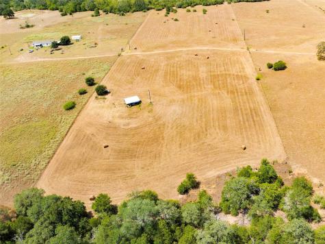 710 County Road 211a Hallettsville TX 77964