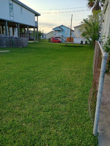 5016 1/2 Avenue M1/2 Galveston TX 77551