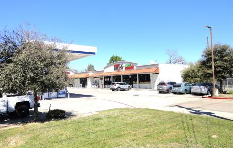 1835 S Cherry Street Street Tomball TX 77375