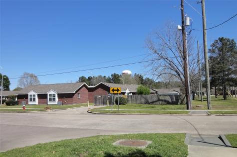1835 S Cherry Street Street Tomball TX 77375