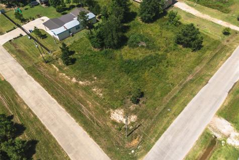1202 County Road 3542 Cleveland TX 77327