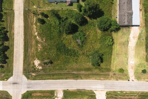 1202 County Road 3542 Cleveland TX 77327
