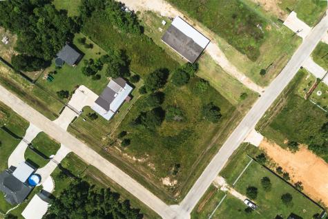 1202 County Road 3542 Cleveland TX 77327