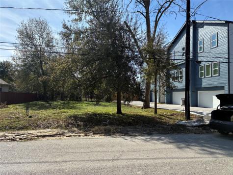 887 Lucky Street Houston TX 77088