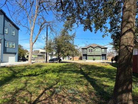 887 Lucky Street Houston TX 77088