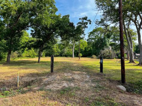 1020 Jefferson Street West Columbia TX 77486