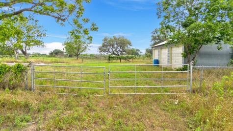4882 E Us Highway 90a Alleyton TX 78935