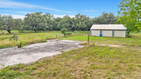 4882 E Us Highway 90a Alleyton TX 78935