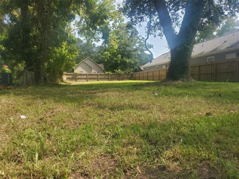 906 W Sealy Street Alvin TX 77511