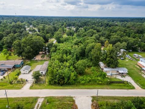 373 County Road 3417 Cleveland TX 77327
