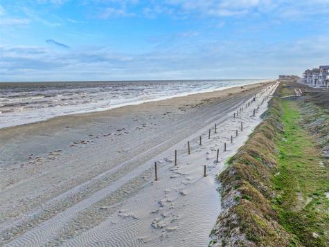 3810 Wentletrap Galveston TX 77554