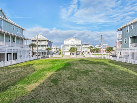 3810 Wentletrap Galveston TX 77554
