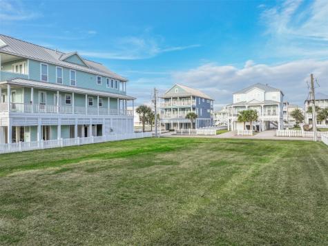 3810 Wentletrap Galveston TX 77554