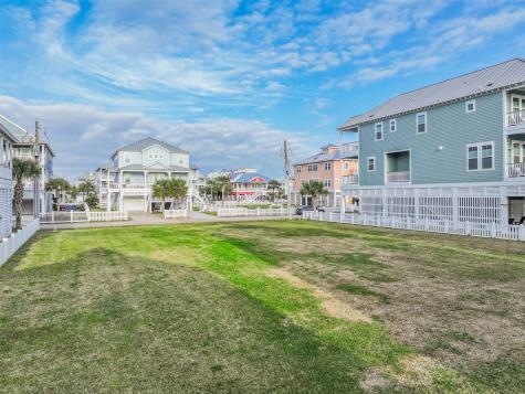 3810 Wentletrap Galveston TX 77554