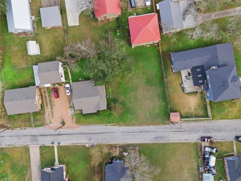 233 S San Antonio Street Bellville TX 77418