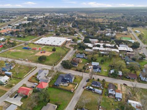 233 S San Antonio Street Bellville TX 77418