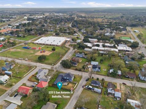 233 S San Antonio Street Bellville TX 77418