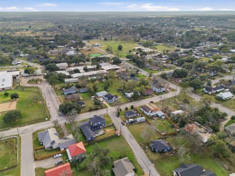 233 S San Antonio Street Bellville TX 77418