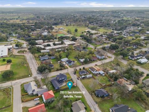 233 S San Antonio Street Bellville TX 77418