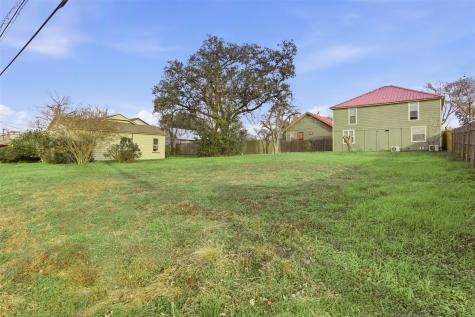 233 S San Antonio Street Bellville TX 77418