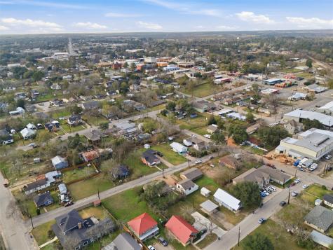 233 S San Antonio Street Bellville TX 77418