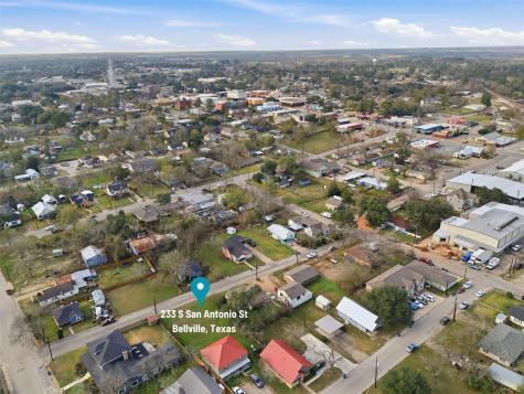 233 S San Antonio Street Bellville TX 77418