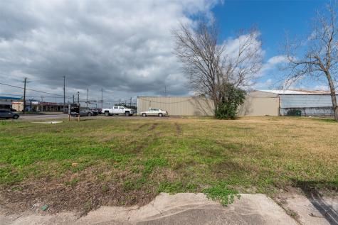 2107 N Main Street Pearland TX 77581