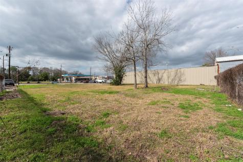 2107 N Main Street Pearland TX 77581