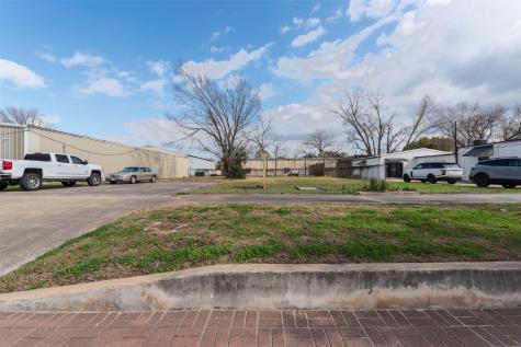 2107 N Main Street Pearland TX 77581