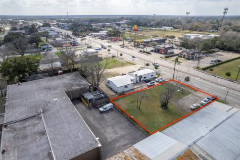 2107 N Main Street Pearland TX 77581