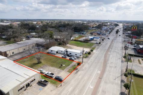 2107 N Main Street Pearland TX 77581