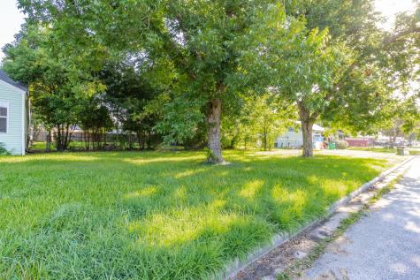 404 Harvey Avenue Baytown TX 77520