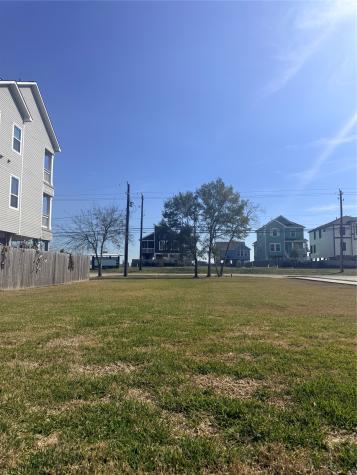 1329 N Meyer Avenue Seabrook TX 77586