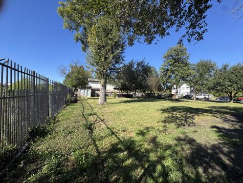 769 Lucky Street Houston TX 77088