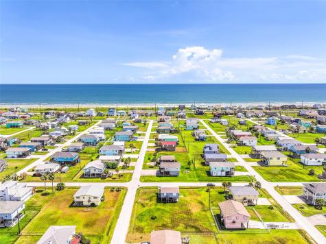 4110 Hardin Drive Galveston TX 77554