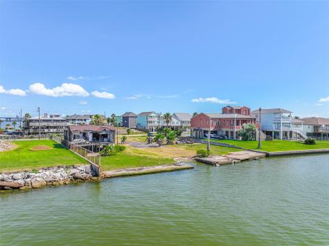 9705 Teichman Road Galveston TX 77554