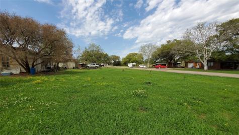 105 Country Oaks Street Brazoria TX 77422