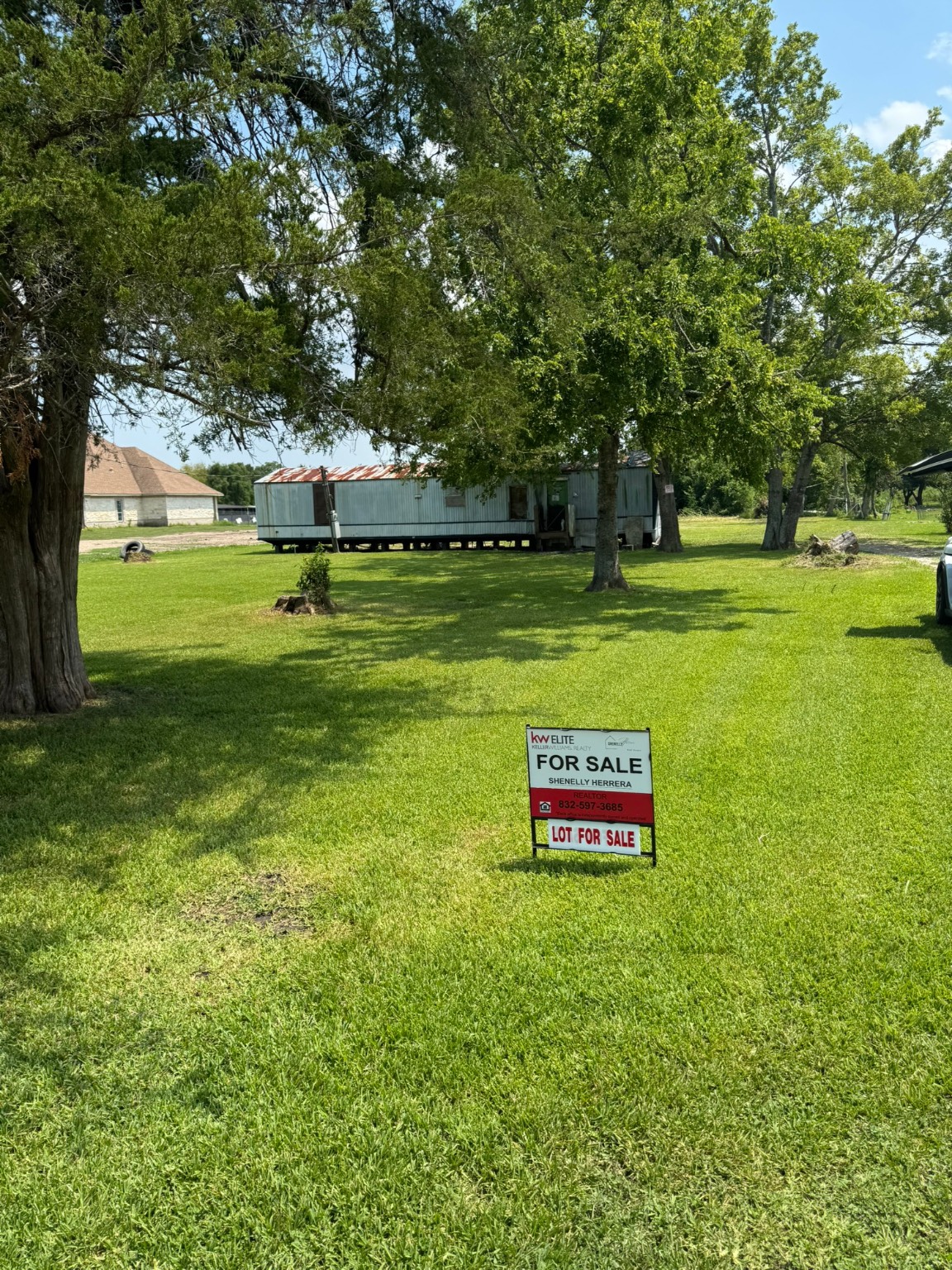 1003 Battlebell Road Highlands TX 77562